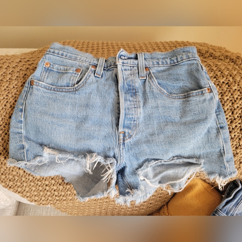 Levi's Distressed Jean Shorts Size 26